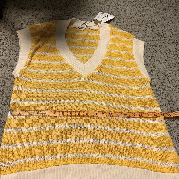 NWT Zara Yellow & White Striped Knit Oversized Short Sleeve Sweater Size Small - Picture 8 of 10